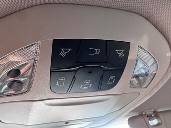 Chrysler Pacifica 3,6 RU Touring L Kůže 2018 DPH - 19