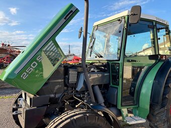 Traktor Fendt 250 S - 19
