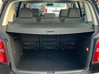 VOLKSWAGEN TOURAN DSG 2,0TDi 5míst záruka km - 19
