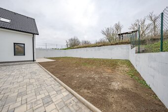 Dům o 3 bytech s terasou a zahradou, Chyňava, okr. Beroun - 19