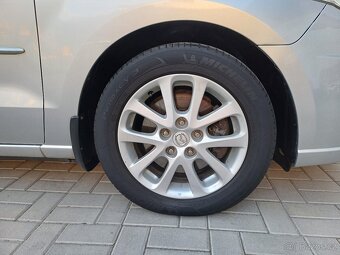 Naftová Mazda 5....7místné - 19