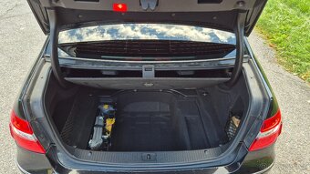 Mercedes-Benz E200 CGI (W212) – 1.8 Turbo, 135 kW, manuál - 19