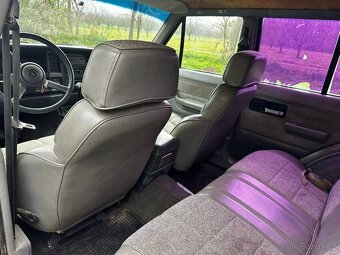 Jeep Cherokee 2.5 Benzín - 19