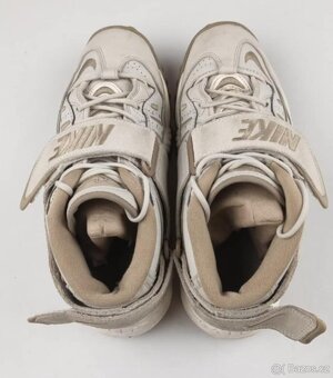 ADIDAS X SONG FOR THE MUTE SHADOWTURF vel.44 - 19