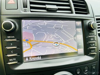 TOYOTA VERSO 1.6 D4D STYLE VYHŘEV SEDADEL ALU KOLA - 19