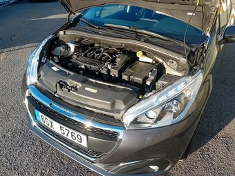 Peugeot 208 1.2i, 61kw, r.2018, naj. 44tis. Servis. - 19