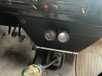 VOLKSWAGEN T3 - 19