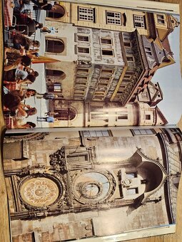 KARTY AUT, VĚŠÁČEK,HOUBIČKA DŘEVĚNÁ NA ŠÍTÍ, - 19