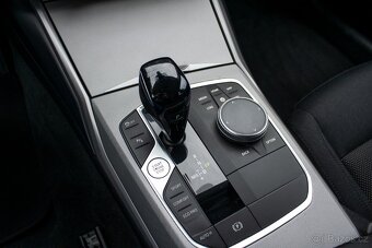 BMW Rad 3 Touring 318d mHEV A/T - 19