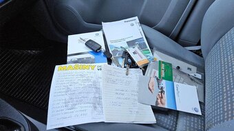 VOLSWAGEN CADDY 1,6 MPi 75 kW Maxi - 19