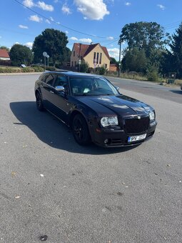 Vínový Chrysler 300c Touring. 3.5V6 183kw RWD - 19