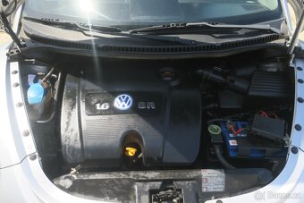 VOLKSWAGEN NEW BEEATLE CABRIOLET, 1.6i 75 kW, PĚKNÝ STAV - 19