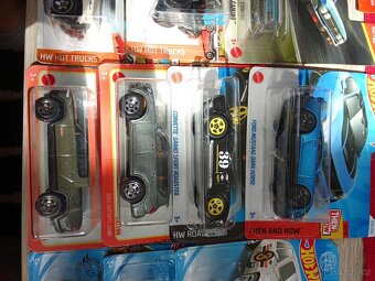 Hot wheels - 19