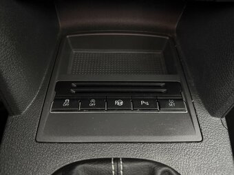 Volkswagen Touran 1,2 TSI,CUP,SERVISNÍ KNÍŽKA - 19
