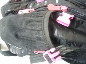 Prodám 2 studentské batohy - 19