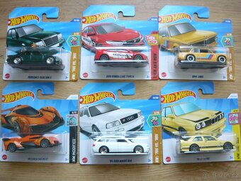 AUTÍČKA HOT WHEELS - 19