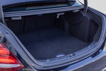 Mercedes-Benz E trieda Sedan E220d A/T / ŤAŽNÉ / KAM. / TEMP - 19