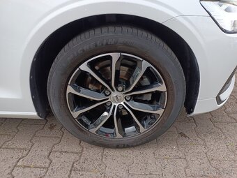 Volvo V60 Diesel 145kW Geartronic 63tkm - záruka Autodraft - 19