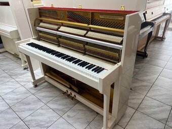 Bílý Petrof mod. 120 - S1 r.v 2006 se zárukou. PRODÁNO - 19