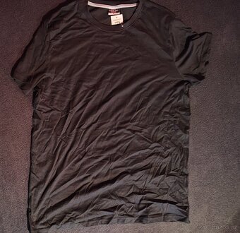 Trička a mikiny XL + XXL. - 19