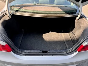 BMW e60 530i MANUÁL XENONY KůŽE PDC - 19