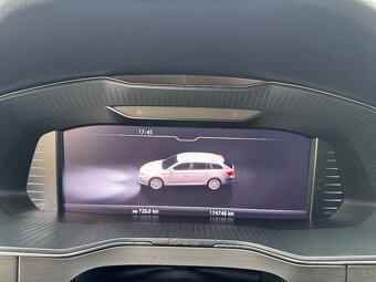 ŠKODA SUPERB COMBI 2.0 TDI STYLE - 19