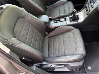 Volkswagen Golf,  2.0 TDi 110 kW XENON NOVÉ ROZVODY  - 19