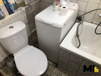 Prodej rodinného domu o velikosti 410 m2 na pozemku o veliko - 19