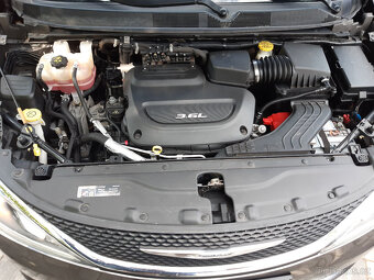 Chrysler Pacifica 3,6L V6, 7míst, kůže, kamera, tažné, LPG - 19