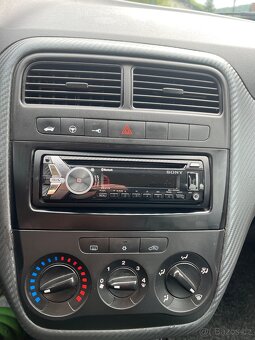 Fiat Grande Punto, zachovalé - 19