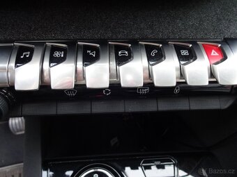 Peugeot 3008 1.2 PureTech 96 kW - 19