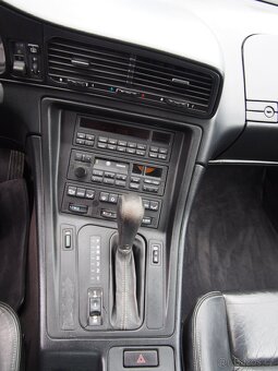 BMW 850i E31 1991 stříbrný celolak, najeto jen 122 600 km - 19