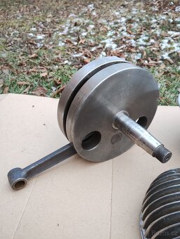 PRODÁM ORIGINÁL DÍLY MOTORU JAWA PÉRÁK 250 FJ / KOMUNISTA - 19