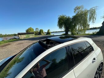 Volkswagen Golf 2.0 TDI R-Line DSG,střešní okno,full výbava - 19