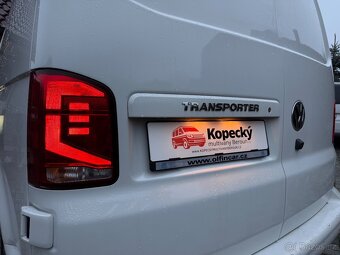 VW Transporter T6.1 ČR DPH 141 tis. km Barva Candy Multivan - 19