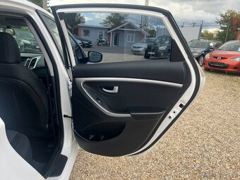 Hyundai i30, 1.6CRDi 81kWPRAVID.SERVIS - 19