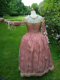 Dámské historické šaty - 19