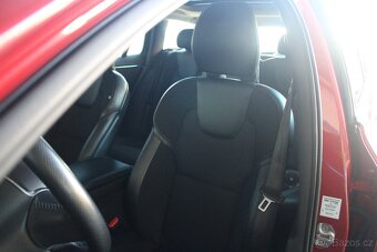 Volvo V60 D3 Momentum Automat+LED+Tažné+Panorama - 19