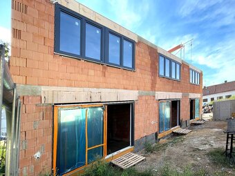 Prodej bytu 4+kk 89 m² se zahradaou a garáží - 19