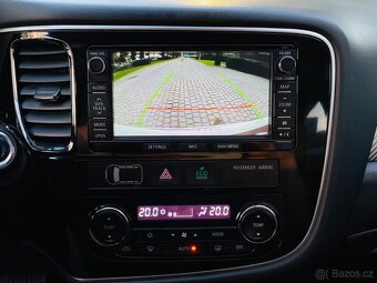 Mitsubishi Outlander 2.2D 4x4 AUT KAM VÝHŘEV TAŽNÉ SERVISKA - 19