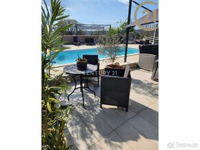 Prodej rodinného domu (90 m2) s bazénem, nacházející se 5 km - 19
