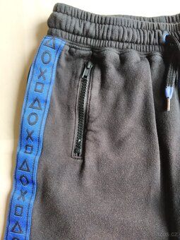 2 x kraťasy Adidas a HM PlayStation vel 152 - 19