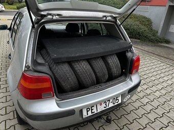 Volkswagen Golf IV 1.6 77kW ALU kola Klima Tažné Nová STK - 19