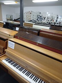 Bílé piano, pianino, klavír Petrof - 19
