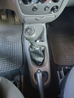 Ford Fiesta 1.25 55kw benzín - 19