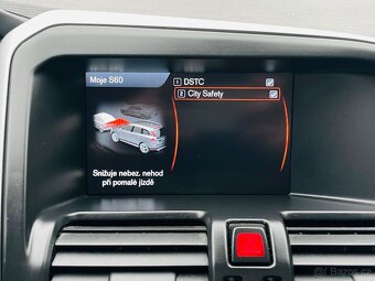 Volvo XC60 2.4D 5VÁLEC 4x4 120KW AUTOMAT NAVIGACE SENZORY - 19