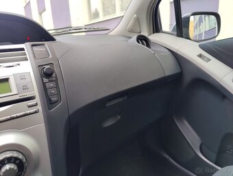 Toyota Yaris 1,3 VVT-i / automat / - 19