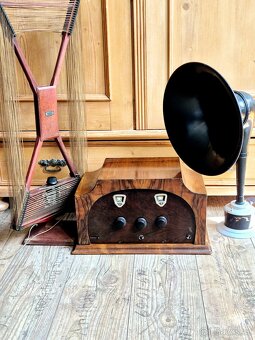 Rádio Stygor, 1931, s reproduktorem a anténou - 19