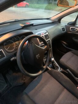 Peugeot 307 SW 2.0 HDI 7 místné. Tažné. Klima. Panorama - 19