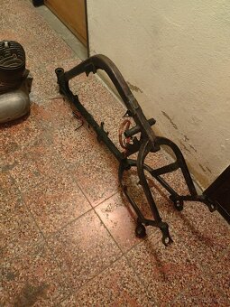 Jawa perak zbrojovka rám a motor - 19